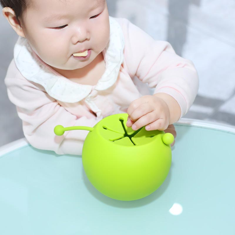 Silicone Snack Container Ball Snack Cup Supplier