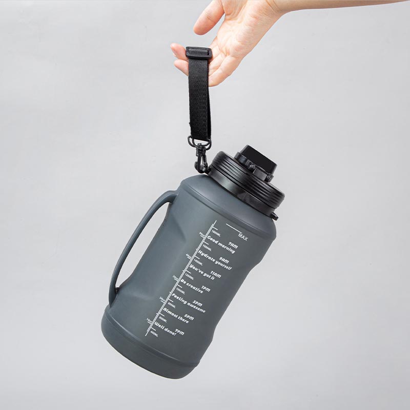 Customized Large Capacity Water Bottle